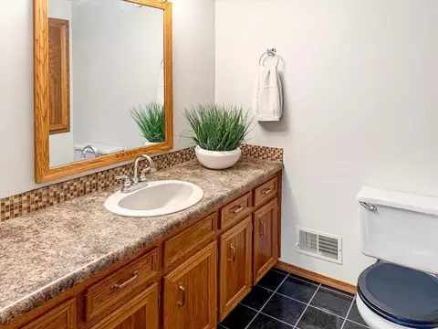 Bath - n164 Rogers Lane, Appleton, WI 54915 photo 3 of 5