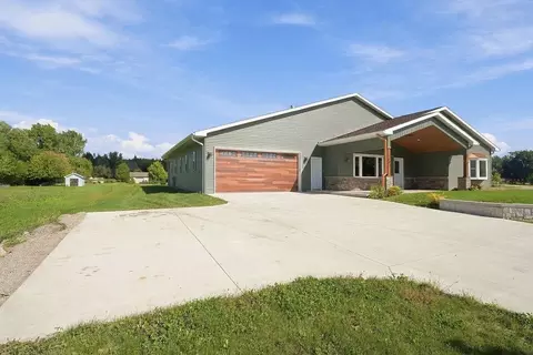Exterior - 661 E River Dr, Omro, WI 54963 photo 6 of 14