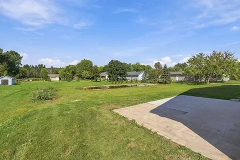 Exterior - 661 E River Dr, Omro, WI 54963 photo 2 of 14