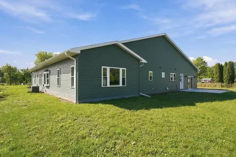 Exterior - 661 E River Dr, Omro, WI 54963 photo 12 of 14