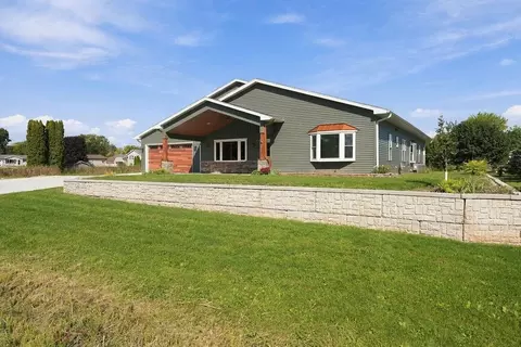Exterior - 661 E River Dr, Omro, WI 54963 photo 3 of 14