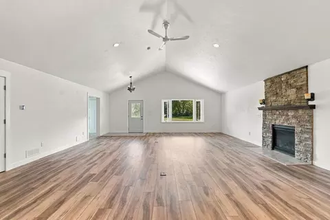Living - 661 E River Dr, Omro, WI 54963 photo 6 of 7
