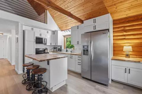 Kitchen - 5722 Springbrook Rd, Omro, WI 54963 photo 1 of 2