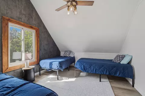 Bedroom - 5722 Springbrook Rd, Omro, WI 54963 photo 7 of 10
