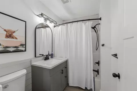 Bath - 5722 Springbrook Rd, Omro, WI 54963 photo 1 of 1