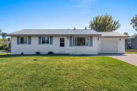 120 Baake St, Hortonville, WI 54944