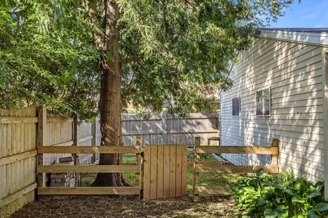 Exterior - 505 E Brewster St, Appleton, WI 54911 photo 7 of 9