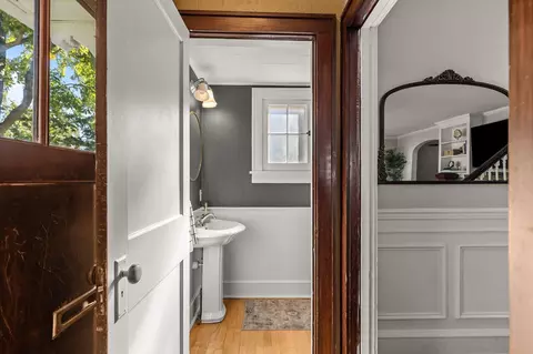 Entry Way - 505 E Brewster St, Appleton, WI 54911 photo 7 of 7