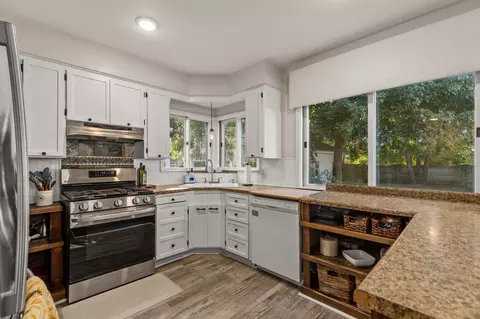 Kitchen - 505 E Brewster St, Appleton, WI 54911 photo 1 of 4