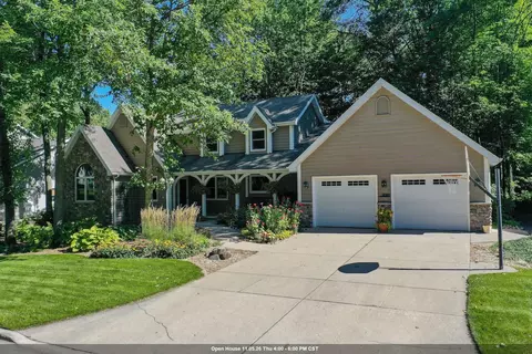 2085 Crestwood Springs Dr, Green Bay, WI 54304