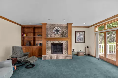Living - n9662 Shepherd Lane, Appleton, WI 54915 photo 1 of 8