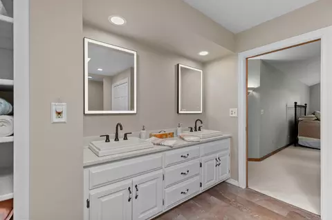 Bath - n9662 Shepherd Lane, Appleton, WI 54915 photo 2 of 6
