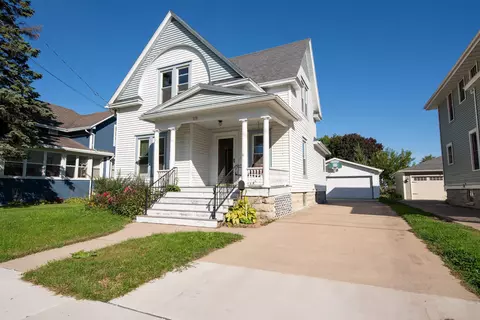 332 W 15th Ave, Oshkosh, WI 54902