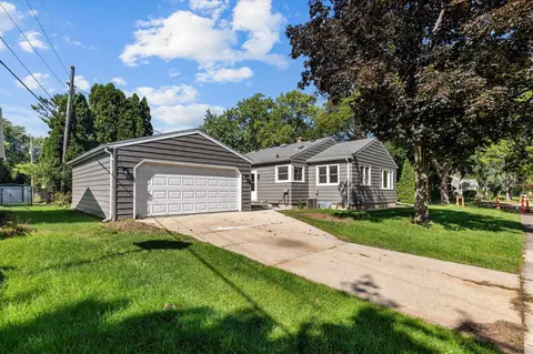 Exterior - 272 17th St, Fond Du Lac, WI 54935 photo 3 of 10