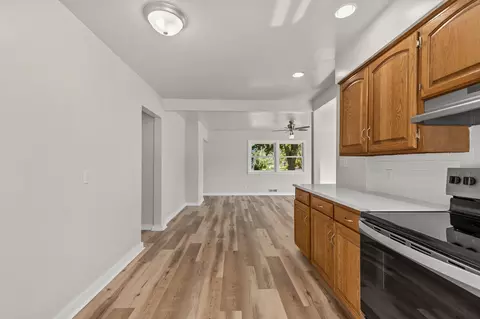Entry Way - 272 17th St, Fond Du Lac, WI 54935 photo 1 of 2