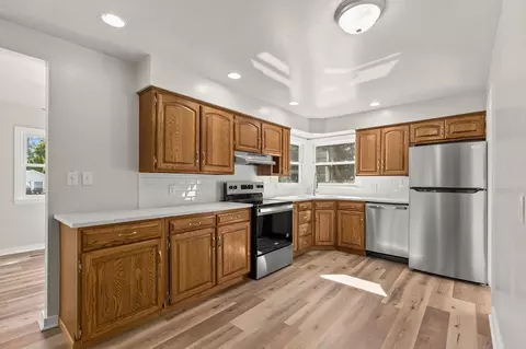 Kitchen - 272 17th St, Fond Du Lac, WI 54935 photo 2 of 4