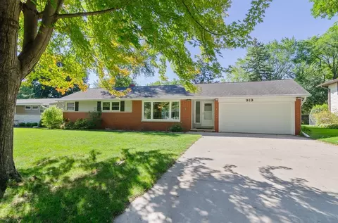 919 Morris Ave, Green Bay, WI 54304