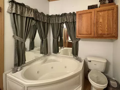 Bath - 3015 Cedar Ln, Abrams, WI 54101 photo 3 of 4