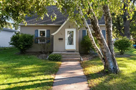 420 W Millard St, New London, WI 54961