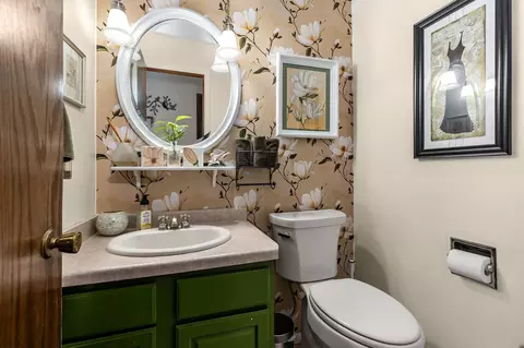 Bath - 1233 W Nicolet Cercle, Appleton, WI 54914 photo 1 of 4