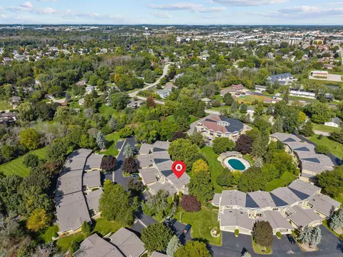View/Area - 1233 W Nicolet Cercle, Appleton, WI 54914 photo 4 of 5