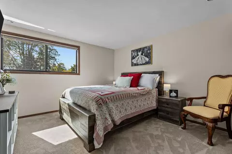 Bedroom - 1233 W Nicolet Cercle, Appleton, WI 54914 photo 4 of 5