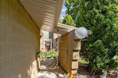 Exterior - 1233 W Nicolet Cercle, Appleton, WI 54914 photo 5 of 13