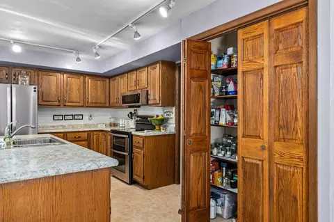 Kitchen - 1233 W Nicolet Cercle, Appleton, WI 54914 photo 3 of 7