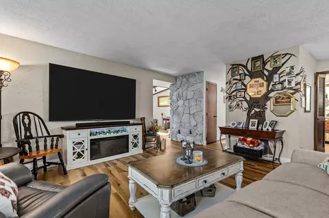 Living - 1233 W Nicolet Cercle, Appleton, WI 54914 photo 3 of 7