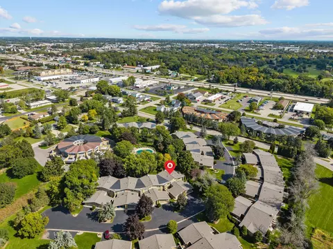 View/Area - 1233 W Nicolet Cercle, Appleton, WI 54914 photo 2 of 5