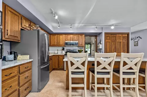 Kitchen - 1233 W Nicolet Cercle, Appleton, WI 54914 photo 5 of 7