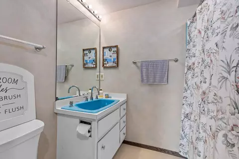 Bath - 1233 W Nicolet Cercle, Appleton, WI 54914 photo 4 of 4