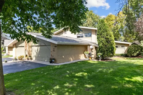 Exterior - 1233 W Nicolet Cercle, Appleton, WI 54914 photo 3 of 13