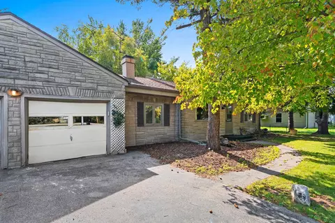 Exterior - 2615 W Highway Dr, Appleton, WI 54914 photo 2 of 7
