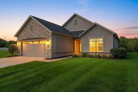 3421 Peppergrass Ct, Green Bay, WI 54311
