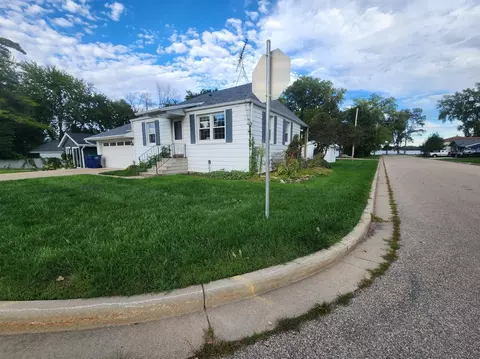 603 N 7th St, Winneconne, WI 54986