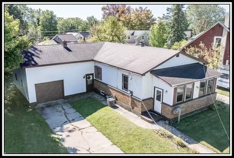 63 W 14th St, Clintonville, WI 54929
