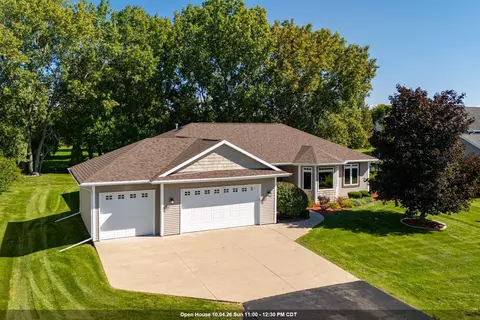 140 Thackery Dr, Oshkosh, WI 54904