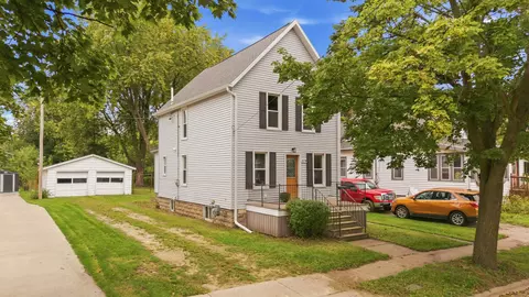 579 Forest Ave, Fond Du Lac, WI 54935