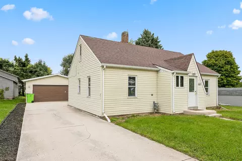 Exterior - 512 Wall St, Chilton, WI 53014 photo 3 of 5