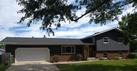 561 Wakefield Ave, Fond Du Lac, WI 54935