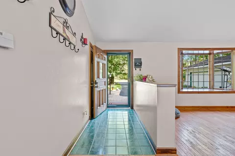 Entry Way - n7791 Saint Paul Road, Crivitz, WI 54114 photo 2 of 7