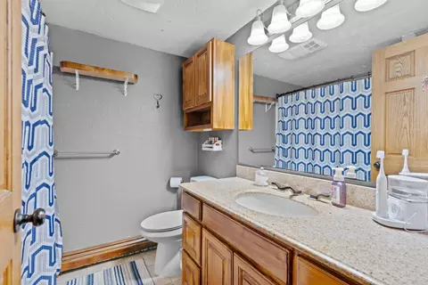 Bath - n7791 Saint Paul Road, Crivitz, WI 54114 photo 1 of 2