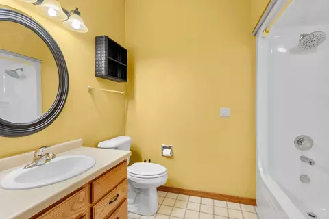 Bath - 1815 E Sylvan Ave, Appleton, WI 54915 photo 2 of 2