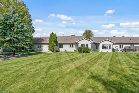 Exterior - 1815 E Sylvan Ave, Appleton, WI 54915 photo 5 of 7
