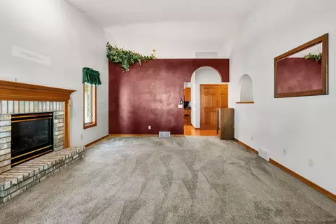Living - 1815 E Sylvan Ave, Appleton, WI 54915 photo 2 of 2