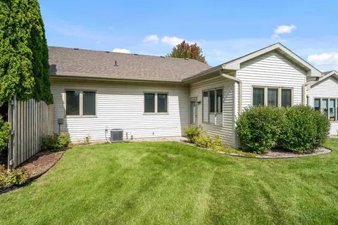 Exterior - 1815 E Sylvan Ave, Appleton, WI 54915 photo 4 of 7