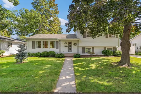 1214 Campbell St, Neenah, WI 54956