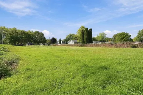 651 E River Dr, Omro, WI 54963 photo 2