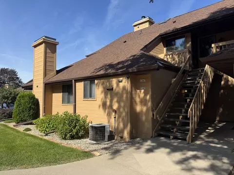 1345 W 18th Ave, Oshkosh, WI 54902